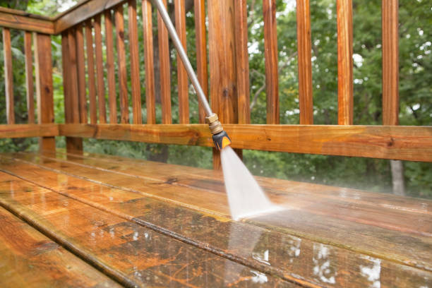 Best Driveway Pressure Washing  in Marinette, WI